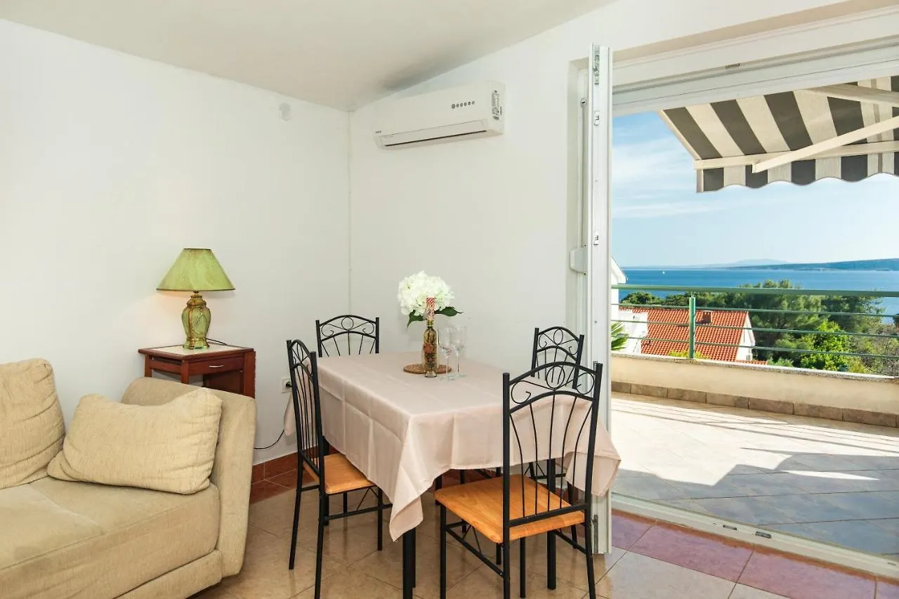 Apartment Amarela With Seaview 크르크